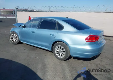 2012 Volkswagen Passat S z USA, uszkodzony, nr VIN 1VWAP7A30CC081549